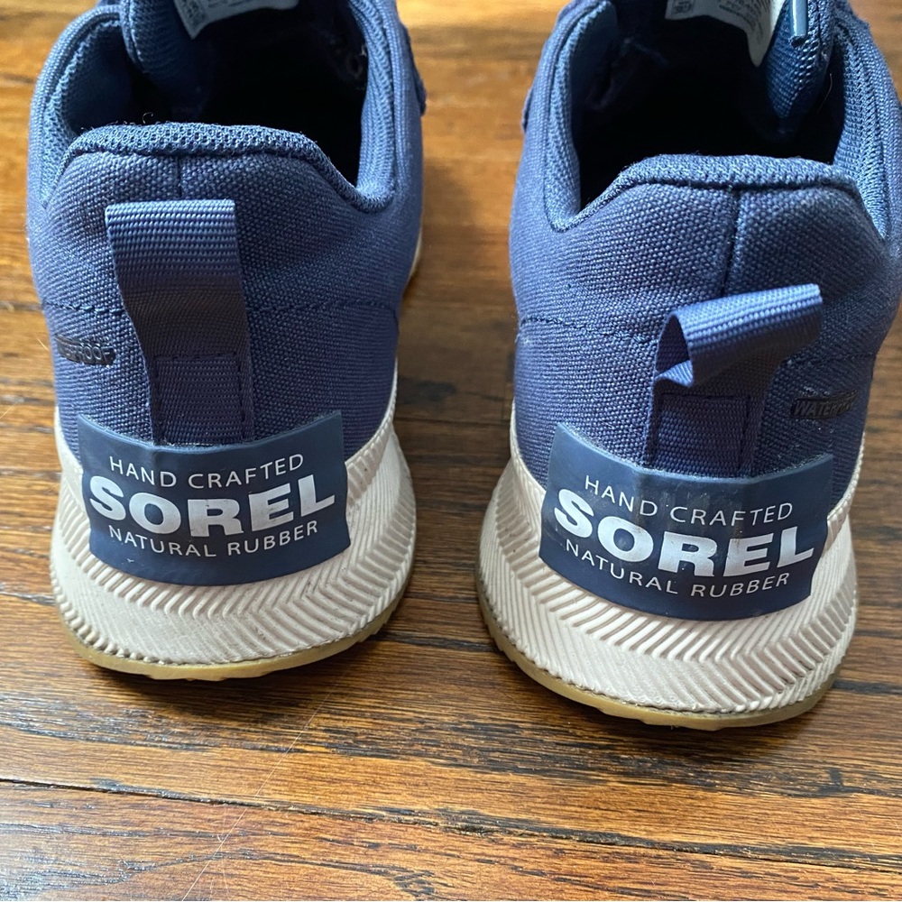 SOREL- Out N About Low Waterproof Sneakers Navy Women’s Size 8 natural rubber - Picture 11 of 16